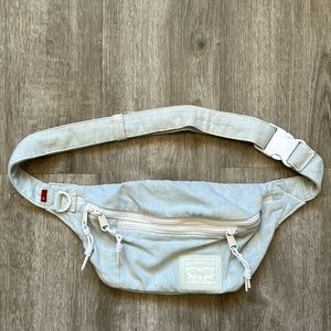 Levi’s Crossbody Sling/Fanny Pack Bag